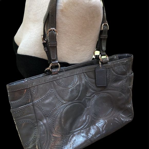 UEC Coach Gray patten leather tote bag - Picture 5 of 11